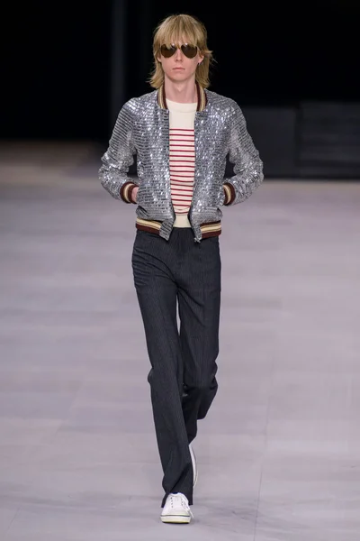 Look 40